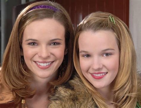 Danielle Panabaker Siblings: Get to Know Kay。